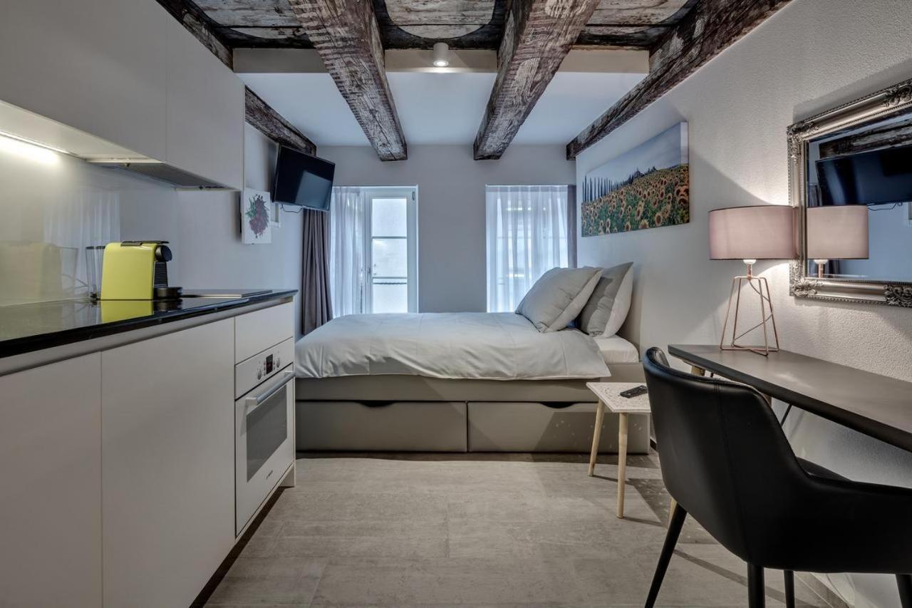 Smartroom The Residence La Cittadella บาเดิน ภายนอก รูปภาพ